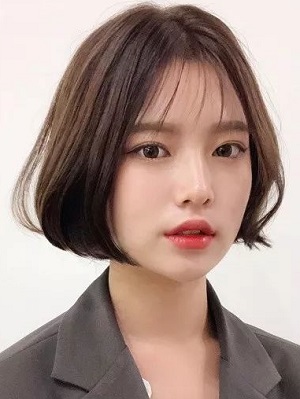 中短发发型女图片2022韩版  冬季百搭发型之一