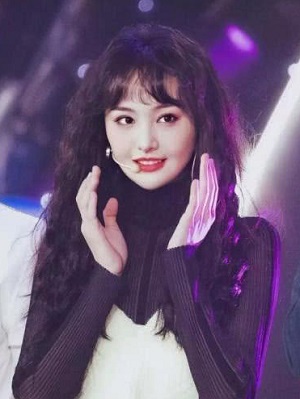 2022羊毛卷发型趋势  女明星已经换上了