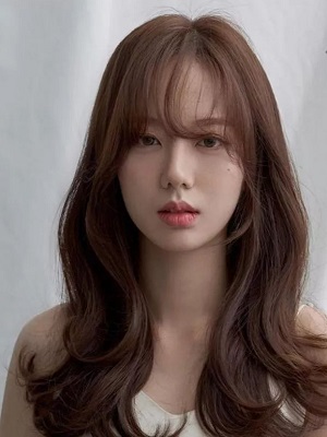 2022发型流行趋势女 短发、中长发、长发显小脸的烫发推荐
