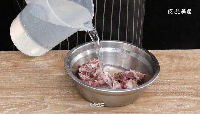 绿豆苦瓜炖脊骨的做法 绿豆苦瓜炖脊骨怎么做好吃 