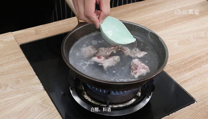 绿豆苦瓜炖脊骨的做法 绿豆苦瓜炖脊骨怎么做好吃 