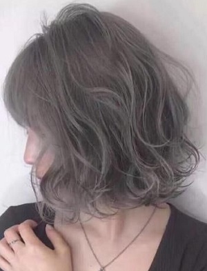 2023最美减龄发型短发线条烫  瘦脸减龄更有女人味