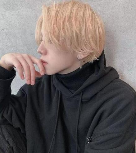日系少年感慵懒短发男,带你感受那一份的个性魅力