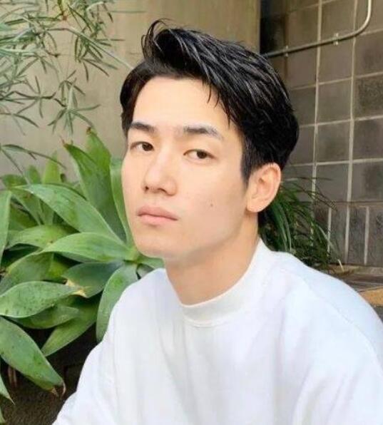 2022男士最帅短发,清爽利落又个性的加分发型