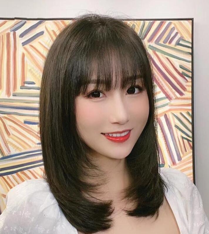 2022最洋气的减龄发型,清纯超显女神风的发型