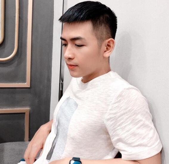 时尚发型男潮流帅气,男人就是要挑这样有性的发型