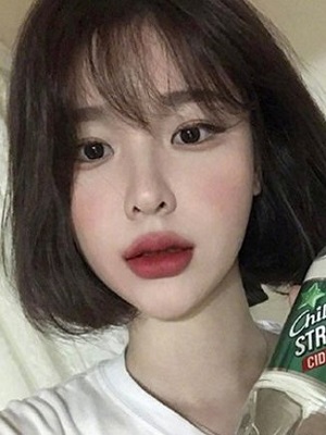圆脸剪什么发型好看女  显脸小的短发发型图片
