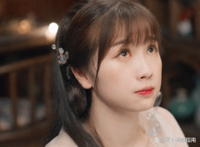 看了《苍兰诀》才发现：虞书欣的圆脸真的太吃妆造红利