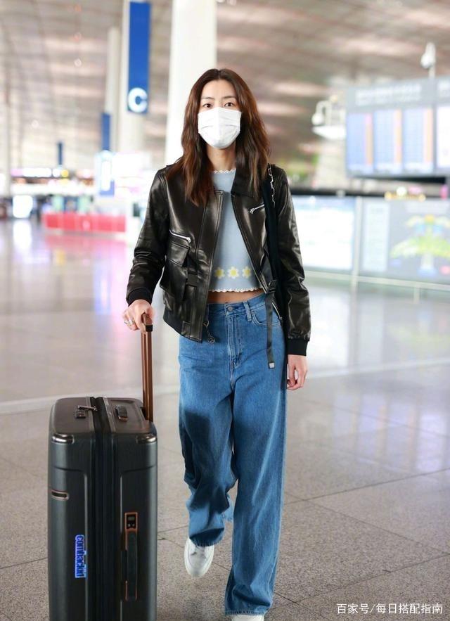 今秋火了一种穿法：“上短下长”，显高又显瘦，还非常时髦