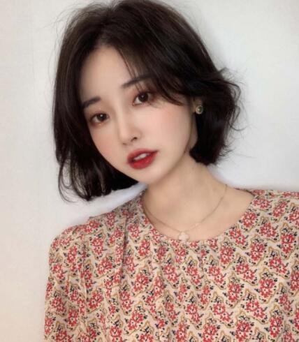 短发发型2022年最新款女,一定要试一下的短发发型
