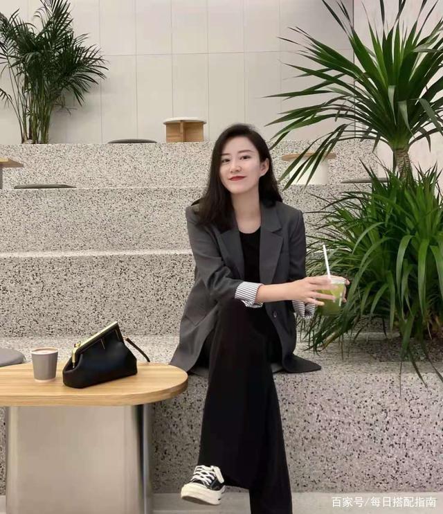 “西装”怎么搭才出彩？今年秋天流行这4种穿法，轻松告别路人感！