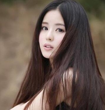 中分直发发型2022,中分发型适合什么脸型呢?