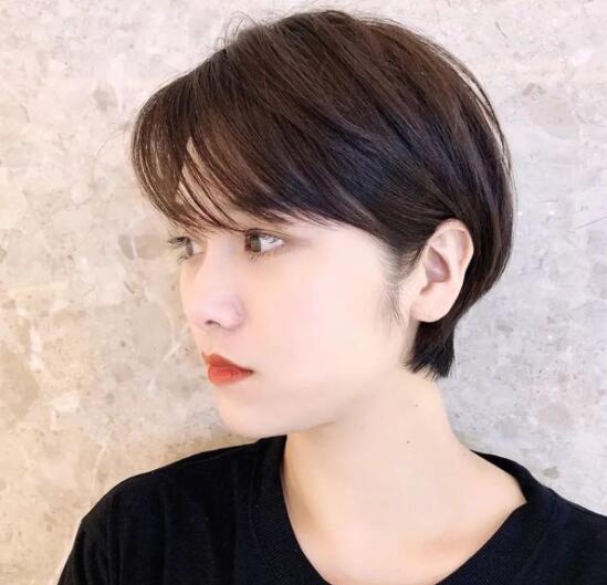 短发发型2022年最新款女,一定要试一下的短发发型
