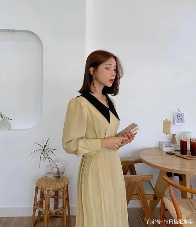 秋天如何穿好一条“连衣裙”？从款式到搭配，教你穿出优雅高级范！