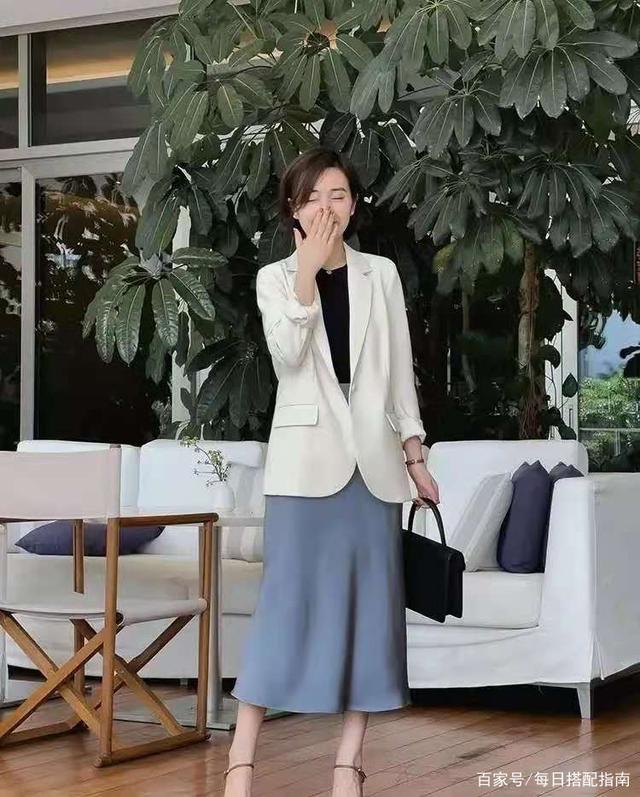 “西装”怎么搭才出彩？今年秋天流行这4种穿法，轻松告别路人感！