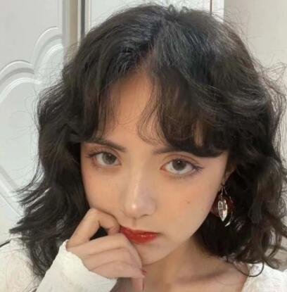简单又好看的复古发型,日常简单的复古发型
