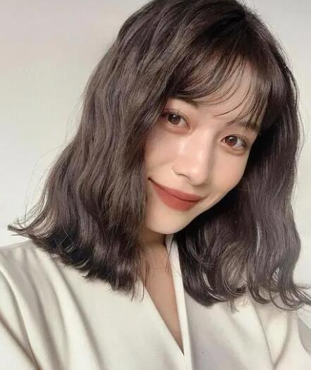 2022流行发型女中短发减龄,关键是减龄还提升颜值