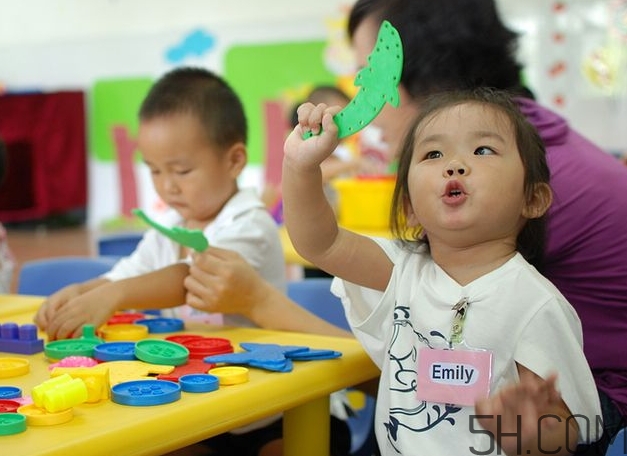 宝宝上幼儿园需要准备什么？宝宝上幼儿园哭闹怎么应对？