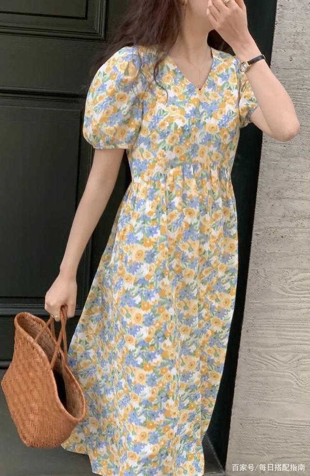 入夏后“裙子”不必多买，有这几款就够了，风格多变谁穿谁美！