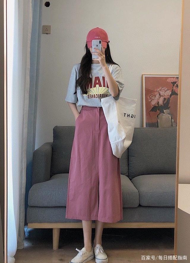 “倒三角”身材怎么穿？借鉴时尚博主的穿搭思路，显高显瘦又时髦！