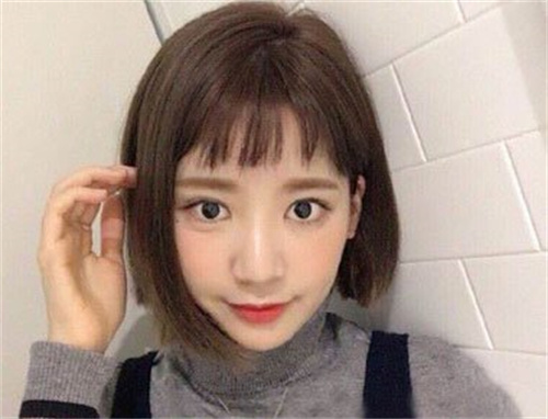 眉上刘海短发适合什么脸型 短发眉上刘海女生发型