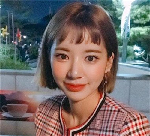眉上刘海短发适合什么脸型 短发眉上刘海女生发型