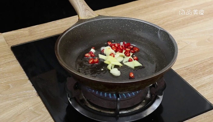 花甲肉炒韭苔的做法 花甲肉炒韭苔怎么做好吃 