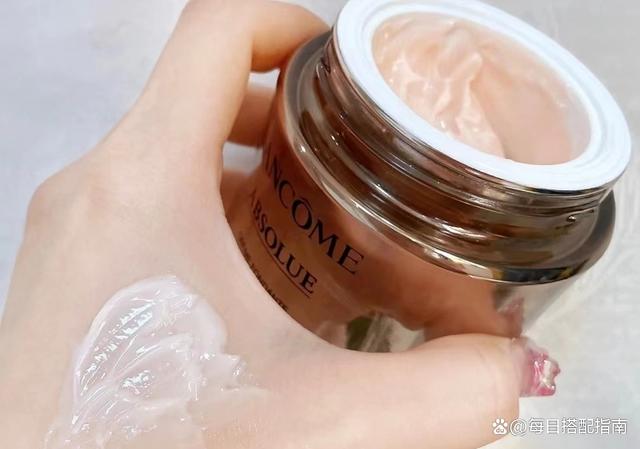 总结四款热门的“抗老”面霜，抗老抗皱还修护