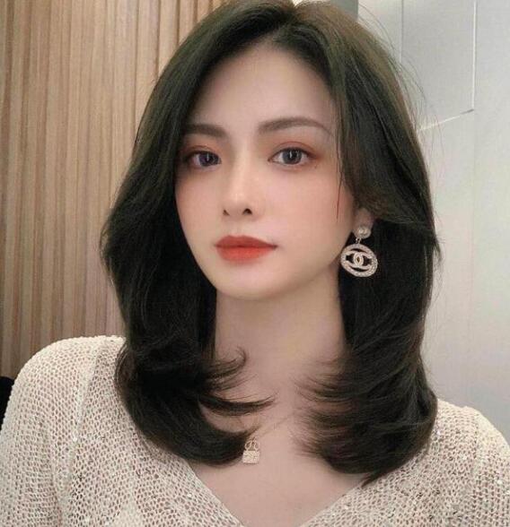 适合学生的锁骨发发型,免打理不染不烫的锁骨发