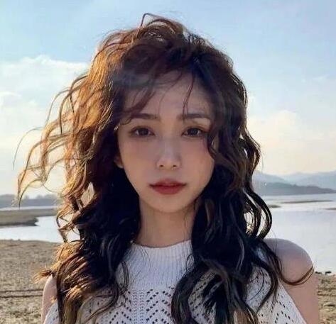 长发发型2021年最新款女,这几个将成为今年的热门发型