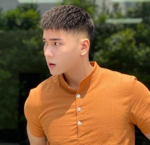 2022最火短发型男,试试这些潮范十足的短发发型