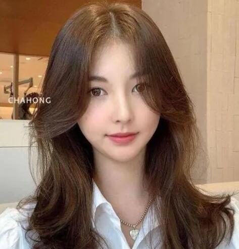 长发发型2021年最新款女,这几个将成为今年的热门发型