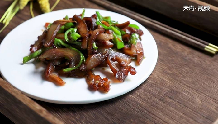 青椒炒猪头肉怎么做 青椒炒猪头肉 
