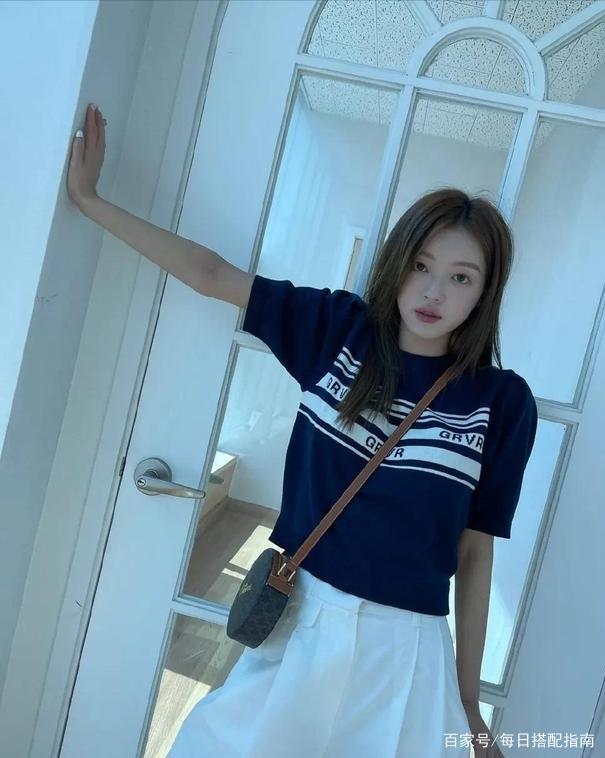 微胖的女人穿T恤，牢记“3原则2思路”，才不会显胖显臃肿，让人觉得廉价