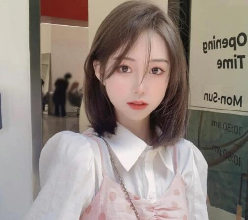 2022年中长发发型直发,看你喜欢哪一款直发发型