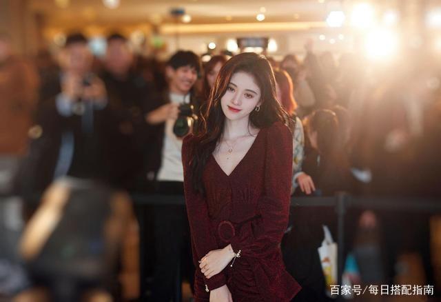 夏季不想穿出“大妈感”，一定要远离这3种颜色，穿错显老又显土！