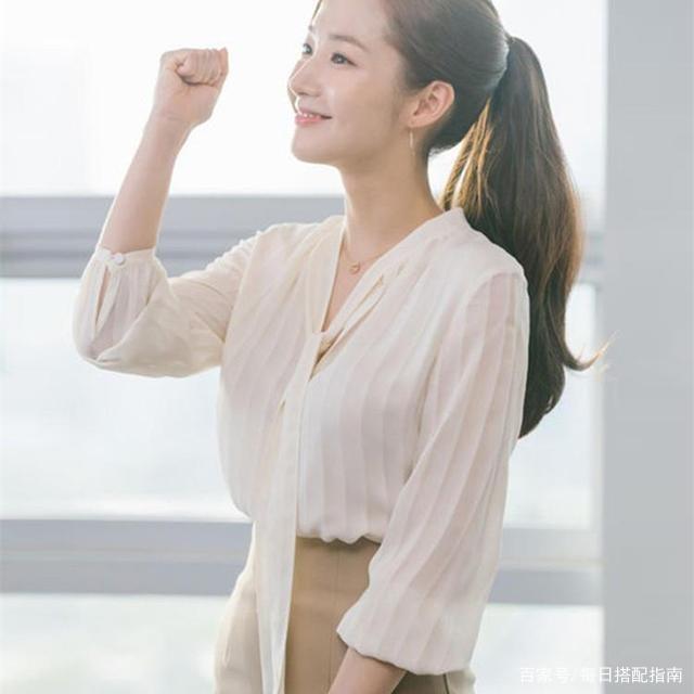 衬衫别只会穿基础款，今夏流行的是这“3种”，优雅复古又时髦！