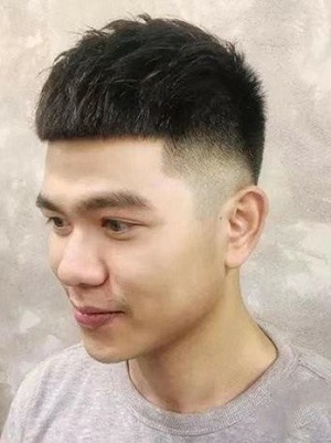 超帅男生发型短发造型  简单干练男人味的发型