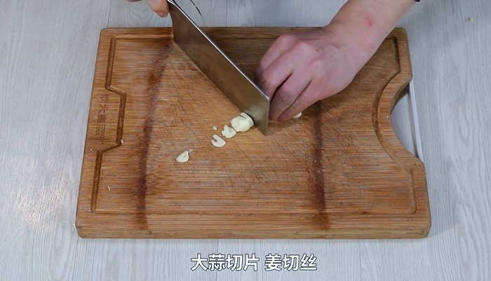 腊肉炒芥兰怎么做 腊肉炒芥兰的做法 