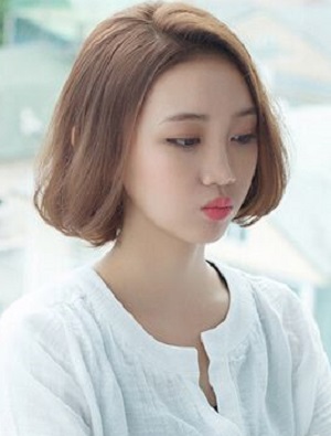 甜美好看短发梨花烫  女生短发内扣发型图片