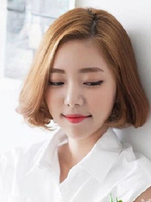 甜美好看短发梨花烫  女生短发内扣发型图片
