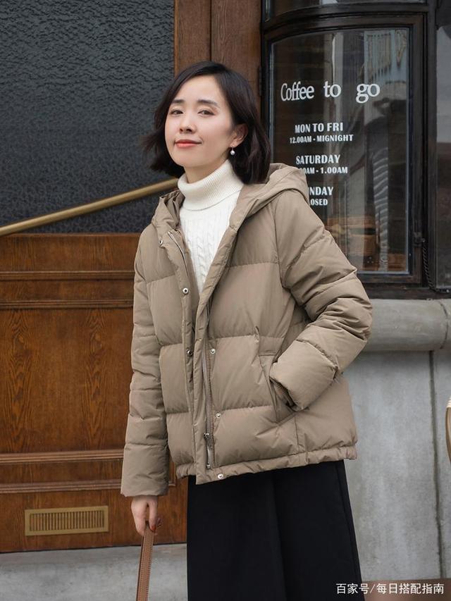 冬季穿搭要保暖也要时髦，大衣和羽绒服这样穿，好看又高级！