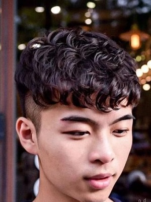 男生秋季发型  男生短发精神帅气发型2022