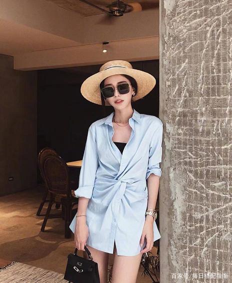秦岚又不好好穿衣服，将普通衬衫穿成露肩装，想不到变成了流行