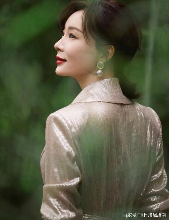 女人过了四十岁，做发型千万别踩这五种“雷”
