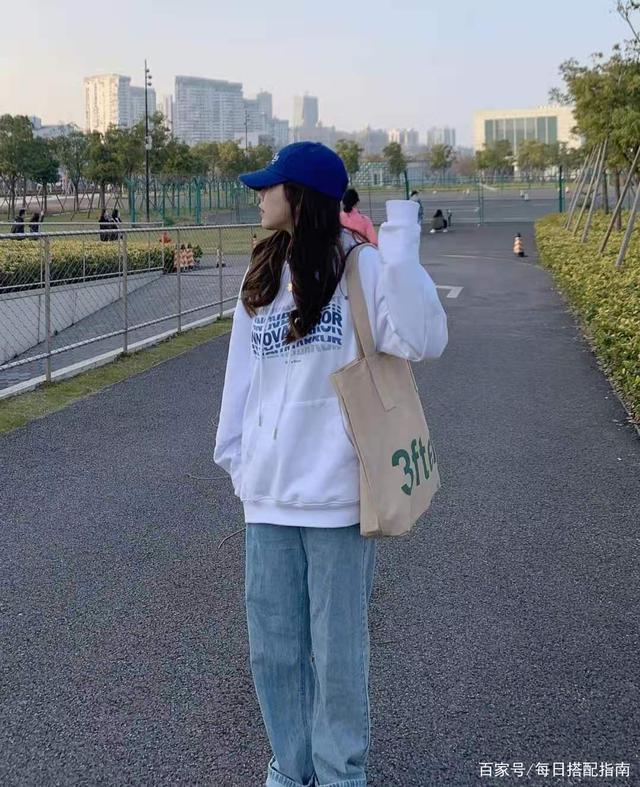 换季没衣服穿？试试这4件“万能”上衣，实用耐看又好上手，搭半身裙、搭裤子都很合适