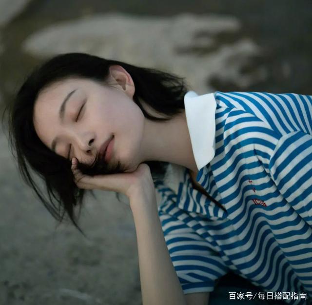 早春，穿上百看不厌的“条纹衫”：不动声色就很美、很高级！