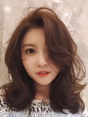 2022年最流行的发型有哪些  中长发图片女2022最新款