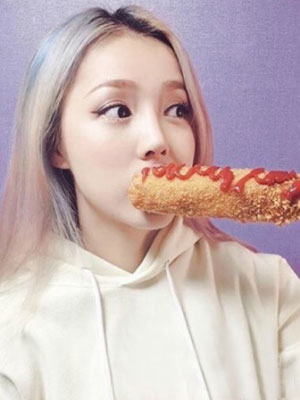 夏日女生染发发型图片 色彩缤纷绚丽