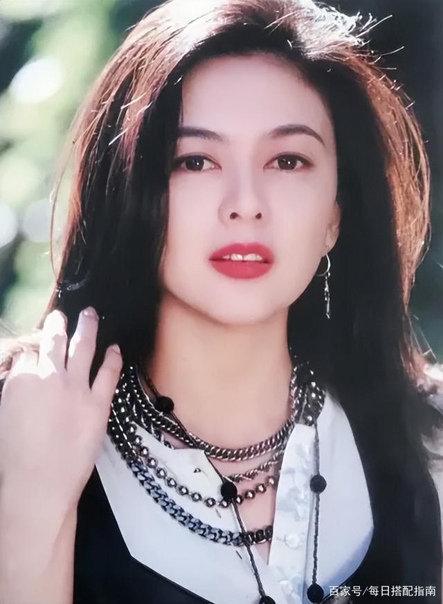 美得像“洋娃娃”的关之琳，巅峰时期到底有多美